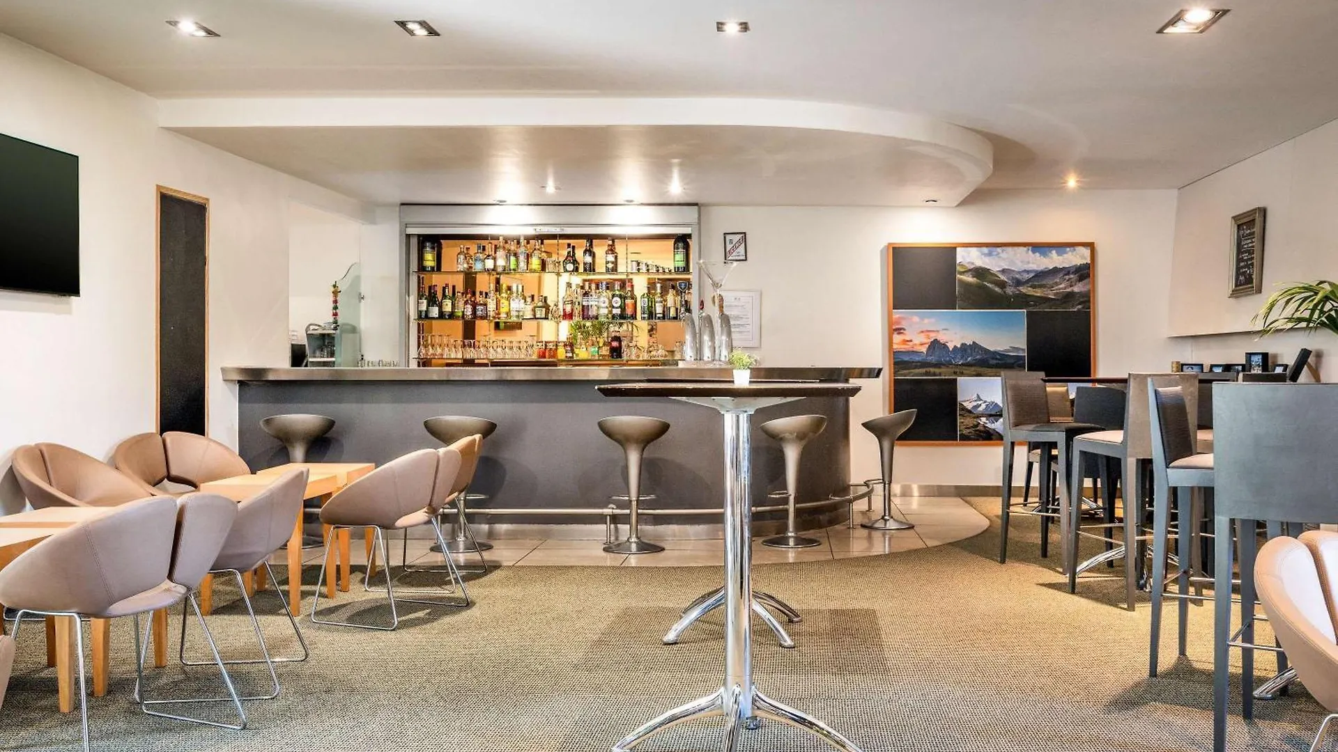 Novotel Grenoble Nord Voreppe 4*,