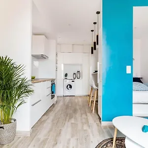 studio-contemporain-terrasse-port-de-lestaque.fr-provencehotel.com/