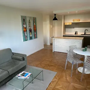appartement-vue-mer-100m-des-plages-class-4.biarritzhotels.info/