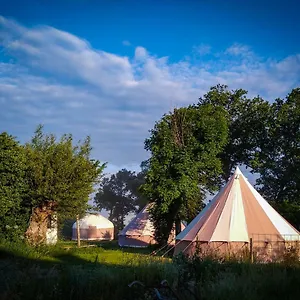 Tente de luxe Cool Under Canvas, Miremont (Puy-de-Dome)