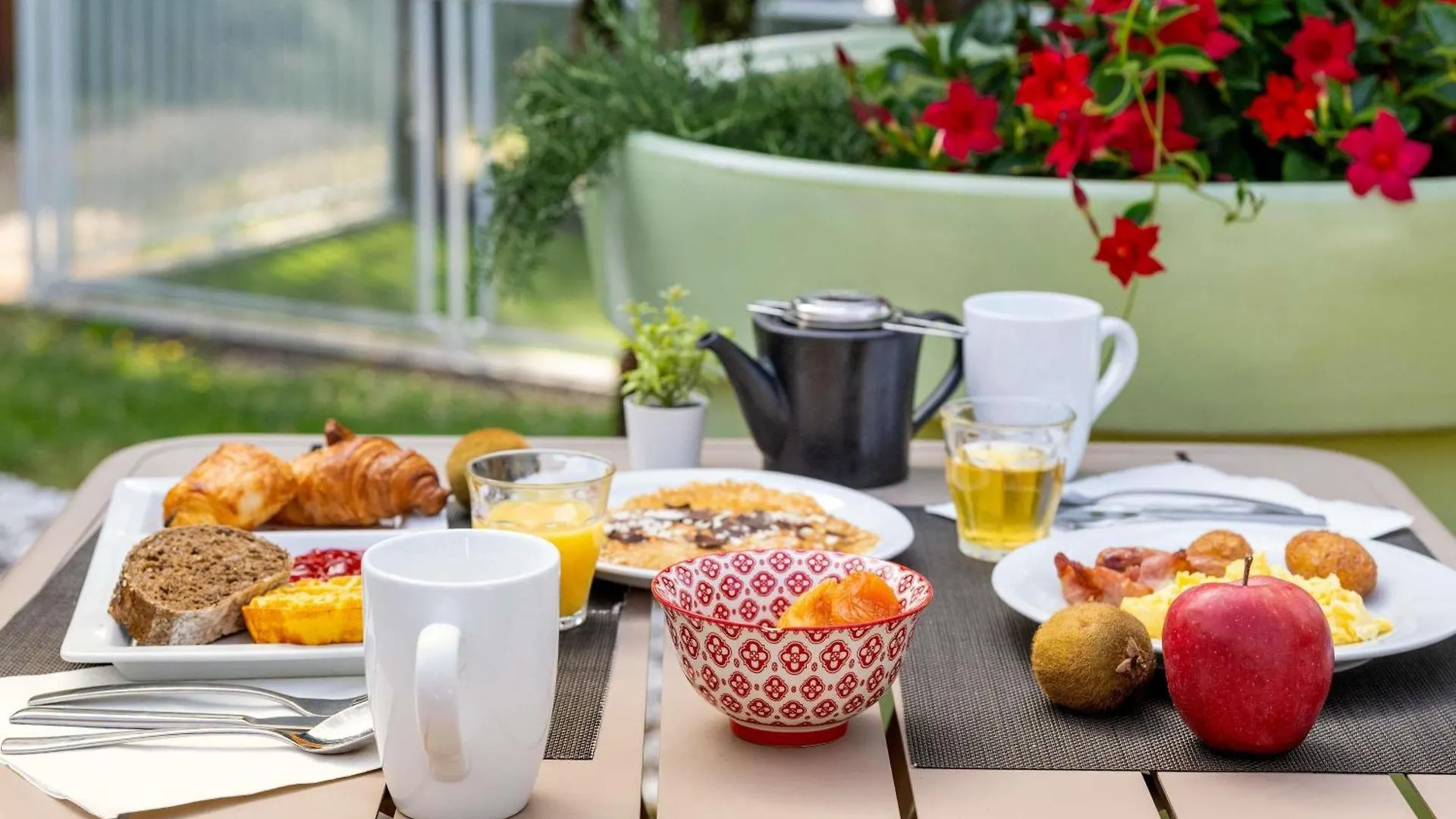 Novotel Grenoble Nord Voreppe Otel